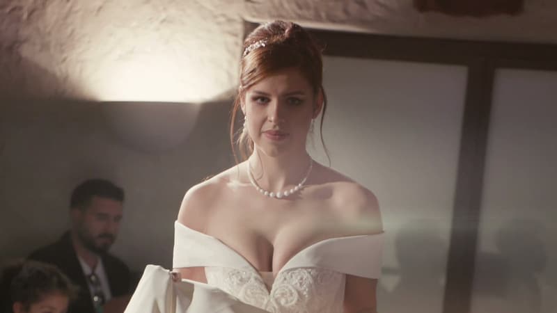 Sposa con collana di perle